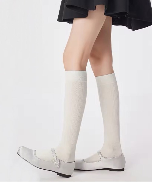 ammy.（エイミードット）の「【 ammy. / エイミードット 】 リブ ロングソックス（ソックス/靴下・レディース・ホワイト/レッド/ブラック/グレー/ダークブラウン・FREE）」の2枚目の写真