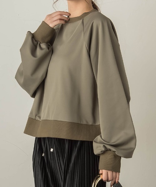 VICKY（ビッキー）の「裏起毛ラグランプルオーバー≪セットアップ対応/手洗い可能≫（スウェット・レディース・カーキ/ブラウン/ライトグレー・M）」の3枚目の写真