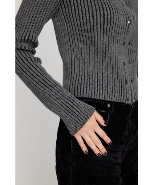 LAGUA GEM(ラグアジェム)の「STUDS ZIP KNIT トップス(ニット/セーター・レディース・ベージュ/グレー/カーキ・FREE)」の11枚目の写真