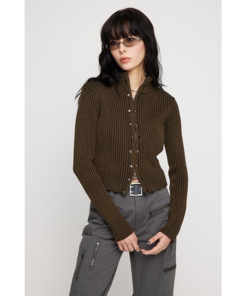 LAGUA GEM(ラグアジェム)の「STUDS ZIP KNIT トップス(ニット/セーター・レディース・ベージュ/グレー/カーキ・FREE)」の4枚目の写真