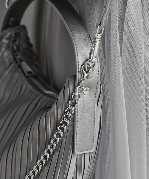 rps（アールピーエス）の「プリーツＢＡＧ（ハンドバッグ・レディース・グレー/ブラック・フリー）」の12枚目の写真