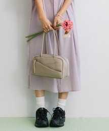 Beau're（ヴュレ）の「BEAURE ヴュレ カウレザー スラントポケット ボストン（ボストンバッグ）」