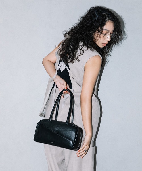 BEAURE ヴュレ カウレザー スラントポケット ボストン（ボストンバッグ