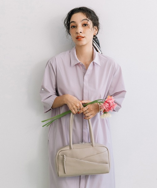 Beau're（ヴュレ）の「BEAURE ヴュレ カウレザー スラントポケット ボストン（ボストンバッグ・レディース・グレイッシュベージュ/モスグリーン/ブラック/ブラウン・FREE）」の12枚目の写真