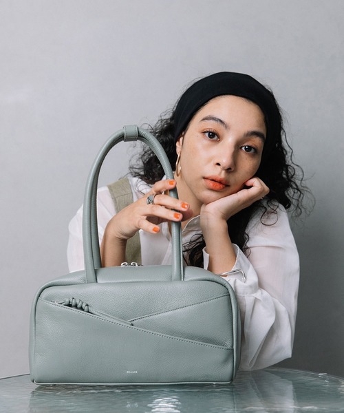 ♡美品 BEAURE カウレザー スラントポケット ボストン♡ BEAURE ヴュレ♡再入荷！カウレザー スラントポケット ボストン