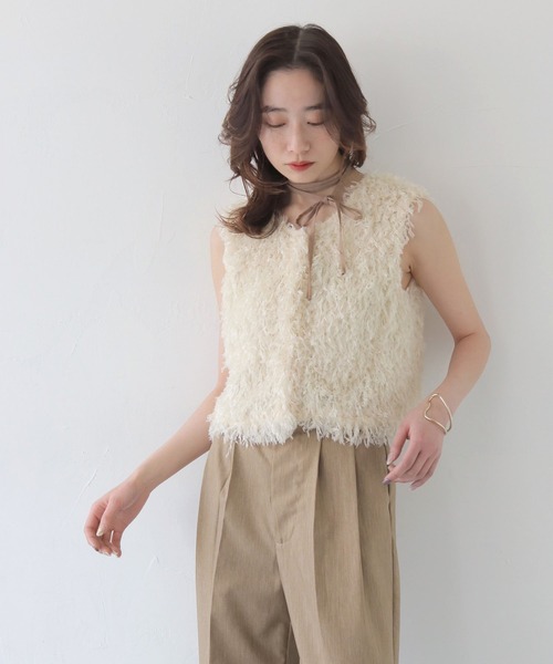 CLEIO（クレイオ）の「【CLEIO】フェザーフリンジベスト FEATHER FRINGE VEST/980-13602（Tシャツ/カットソー・レディース・アイボリー/ブラック・FREE）」の4枚目の写真