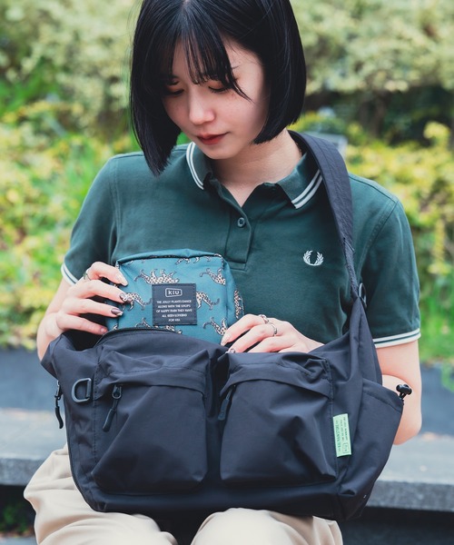 KiU(キウ)の「キウ ダブルポケット多機能ショルダーバッグ(6L)(ショルダーバッグ・メンズ・ブラック/カーキ/ベージュ・FREE)」の15枚目の写真