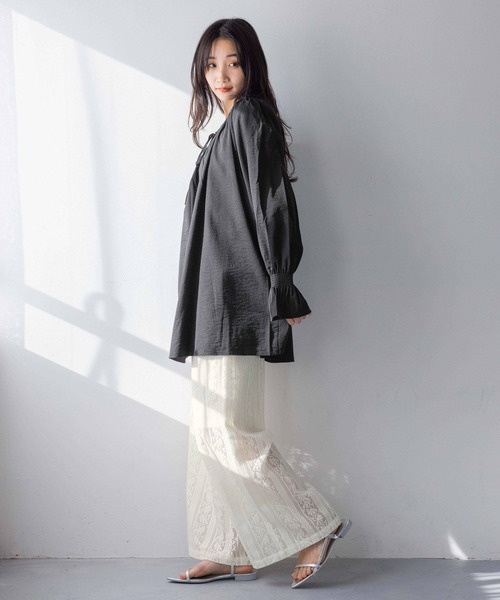 LOWRYS FARM（ローリーズファーム）の「オフショル2WAYチュニック 289021（シャツ/ブラウス・レディース・ベージュ/ブラック/アイボリー・FREE）」の15枚目の写真