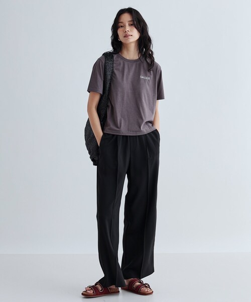 GALLEST（ギャレスト）の「クロップド丈ロゴTシャツ（Tシャツ/カットソー・レディース・ブラウン系その他/グリーン系/ホワイト/ブラック・38）」の11枚目の写真