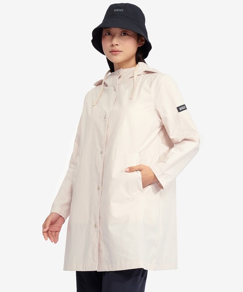 AIGLE（エーグル）の「UVカット オーガニックコットンロング丈 フーデッドジャケット（モッズコート・レディース・モスグリーン/ピンク/レッド/ベージュ・36/34/38/40）」の2枚目の写真