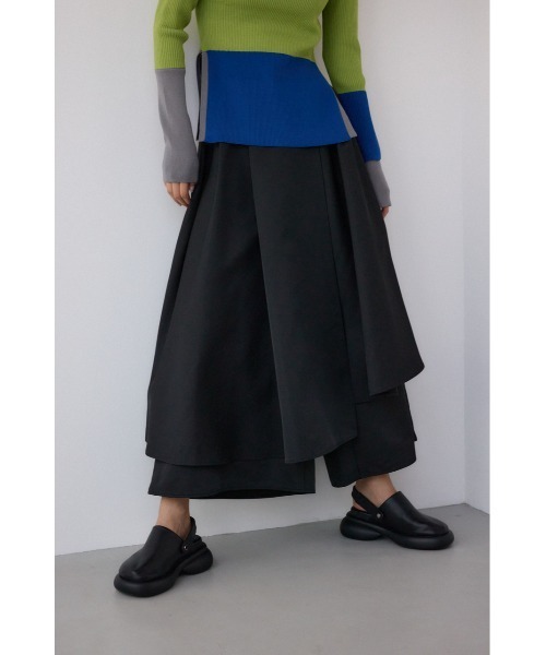 PLUS(プラス)の「【PLUS】タックドレープワイドパンツ(スカート・レディース・カーキ/ブラック・MEDIUM/SMALL)」の3枚目の写真