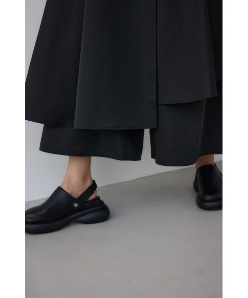 PLUS(プラス)の「【PLUS】タックドレープワイドパンツ(スカート・レディース・カーキ/ブラック・MEDIUM/SMALL)」の12枚目の写真