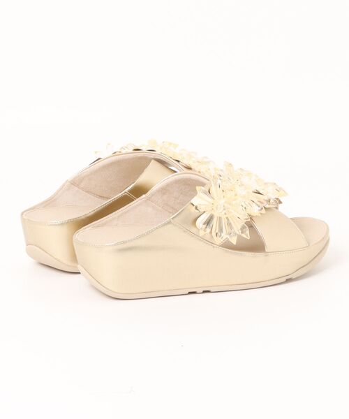 fitflop(フィットフロップ)の「RUMBA STARBURST-BEAD METALLIC CROSS SLIDES(サンダル・レディース・ゴールド・US8/US7/US6/US5)」の2枚目の写真