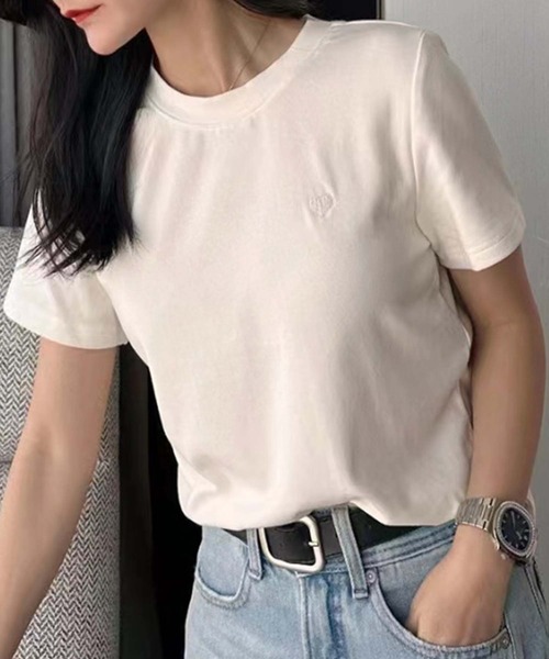 aimoha(アイモハ)の「ベーシックレーヨンTシャツ (SS)(Tシャツ/カットソー・レディース・ブラック/ホワイト/バーガンディー/イエロー/グリーン/スモークピンク・FREE)」の2枚目の写真