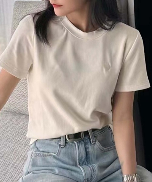 aimoha(アイモハ)の「ベーシックレーヨンTシャツ (SS)(Tシャツ/カットソー・レディース・ブラック/ホワイト/バーガンディー/イエロー/グリーン/スモークピンク・FREE)」の8枚目の写真
