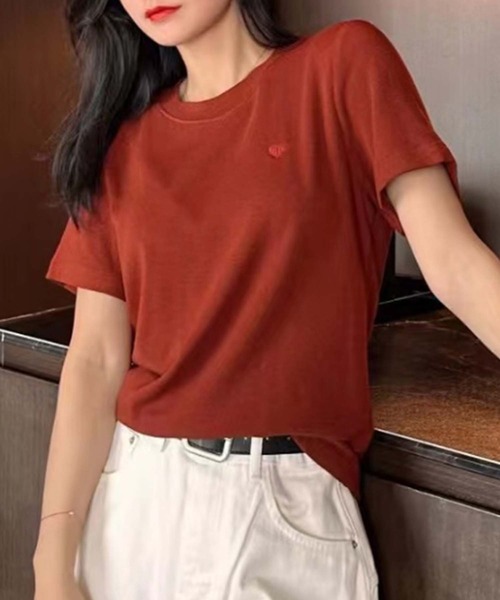 aimoha(アイモハ)の「ベーシックレーヨンTシャツ (SS)(Tシャツ/カットソー・レディース・ブラック/ホワイト/バーガンディー/イエロー/グリーン/スモークピンク・FREE)」の16枚目の写真