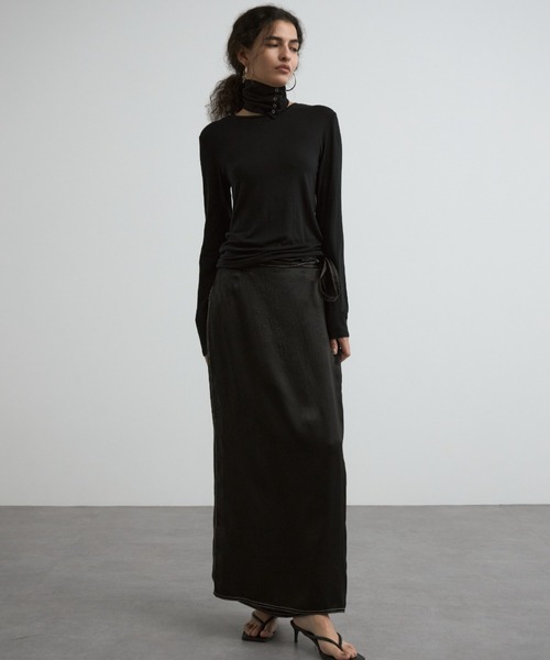 CREDONA(クレドナ)の「ACETATE STITCH SKIRT/アセテートステッチスカート(スカート・レディース・オフホワイト/ブラック・FREE)」の4枚目の写真