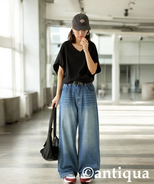 antiqua(アンティカ)の「2タイプ シュッと美 トップス(Tシャツ/カットソー・レディース・ライム/グレー/アイボリー/ブラック系その他/ブラウン系その他/グレイッシュベージュ/ブルー/レッド・B/V)」の16枚目の写真