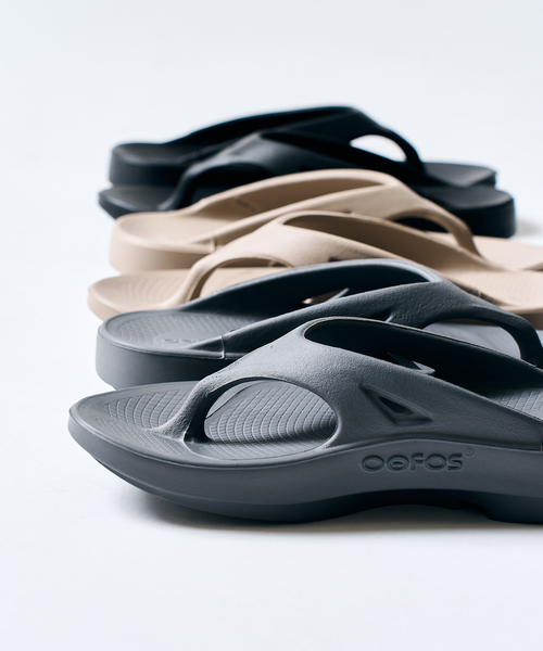 OOFOS（ウーフォス）の「OOFOS / ウーフォス OOriginal（サンダル・メンズ・チャコールグレー/ブラック/ベージュ・28cm/27cm/26cm/25cm）」の19枚目の写真