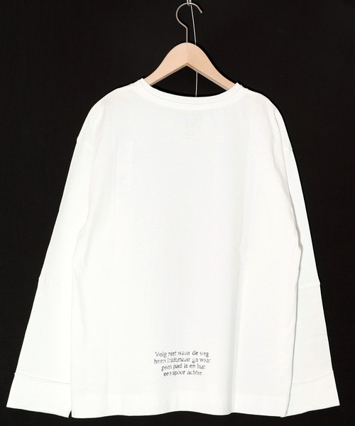 ScoLar(スカラー)の「751003:世界を旅するクマとフラミンゴ柄ロングスリーブTシャツ(Tシャツ/カットソー・レディース・オフホワイト/チャコールグレー・M)」の15枚目の写真