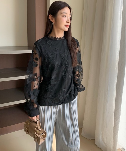 Forcement(フォースメント)の「ボリュームスリーブ刺繍レース透け感バンドカラーブラウス(シャツ/ブラウス・レディース・ブラック・ONESIZE)」の9枚目の写真
