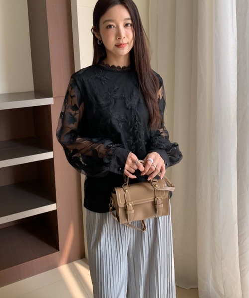 フォースメント Forcement ボリュームスリーブフラワー刺繍レース透け感長袖ブラウス （ブラック） フォースメント Forcement ボリュームスリーブフラワー刺繍