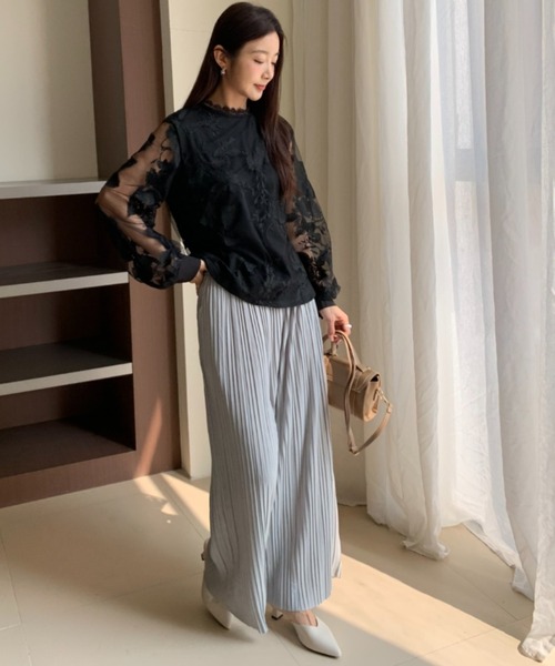Forcement(フォースメント)の「ボリュームスリーブ刺繍レース透け感バンドカラーブラウス(シャツ/ブラウス・レディース・ブラック・ONESIZE)」の15枚目の写真