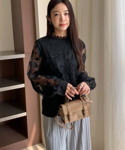 Forcement(フォースメント)の「ボリュームスリーブ刺繍レース透け感バンドカラーブラウス(シャツ/ブラウス・レディース・ブラック・ONESIZE)」の20枚目の写真