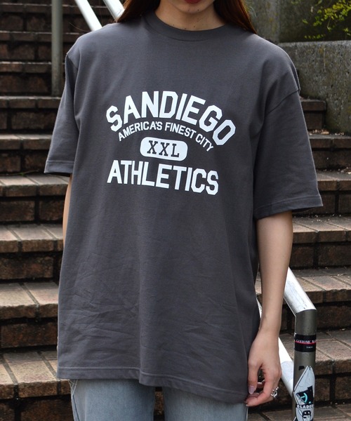 spiritoso(スピリトーゾ)の「【spiritoso】カレッジプリントTシャツ(SANDIEGO)(CP)(Tシャツ/カットソー・レディース・チャコール/ホワイト系2/ネイビー/ホワイト系1・L/M)」の19枚目の写真
