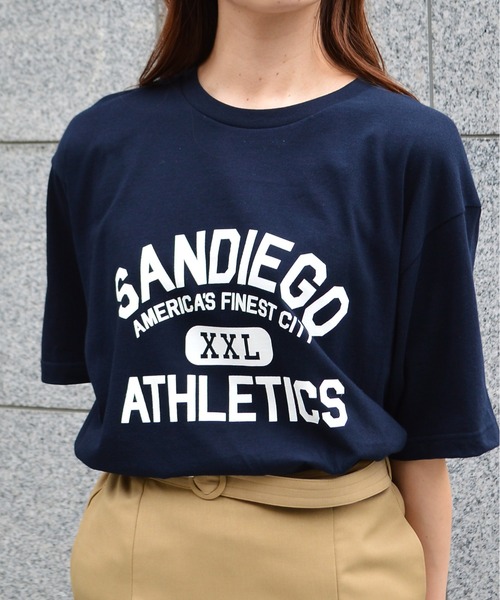 spiritoso(スピリトーゾ)の「【spiritoso】カレッジプリントTシャツ(SANDIEGO)(CP)(Tシャツ/カットソー・レディース・チャコール/ホワイト系2/ネイビー/ホワイト系1・L/M)」の22枚目の写真