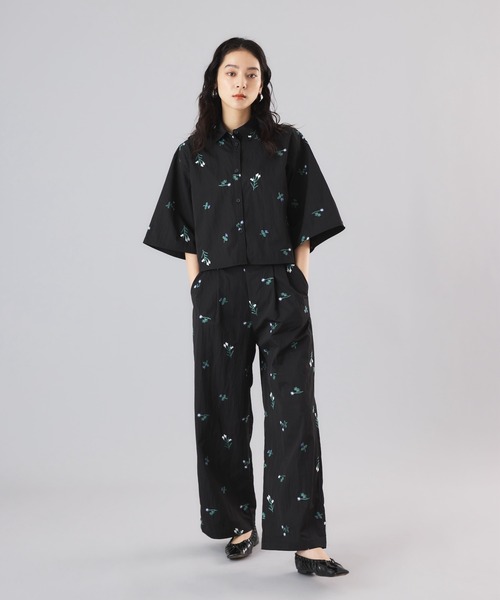 Muscat（マスカット）の「フラワーエンブロイダリーツータックワイドパンツ（その他パンツ・レディース・ブラック/サンドベージュ・F）」の7枚目の写真