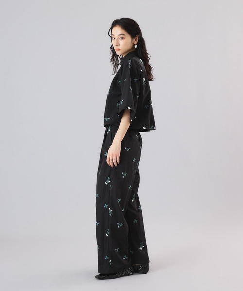 Muscat（マスカット）の「フラワーエンブロイダリーツータックワイドパンツ（その他パンツ・レディース・ブラック/サンドベージュ・F）」の6枚目の写真