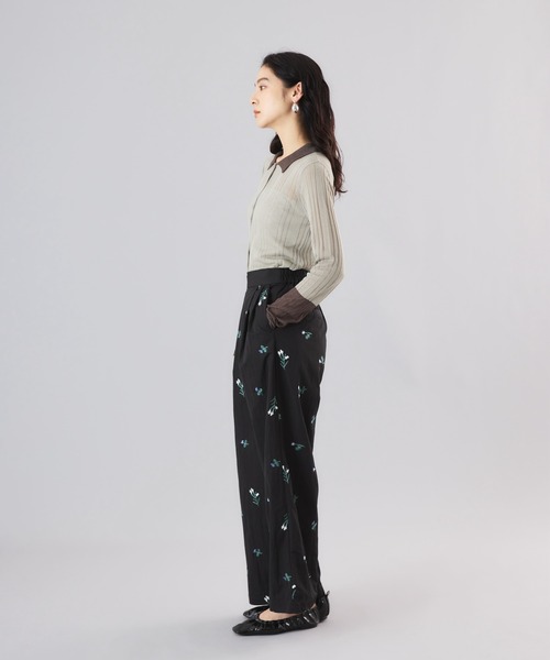 Muscat（マスカット）の「フラワーエンブロイダリーツータックワイドパンツ（その他パンツ・レディース・ブラック/サンドベージュ・F）」の4枚目の写真