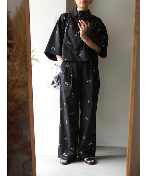 Muscat（マスカット）の「フラワーエンブロイダリーツータックワイドパンツ（その他パンツ・レディース・ブラック/サンドベージュ・F）」の21枚目の写真