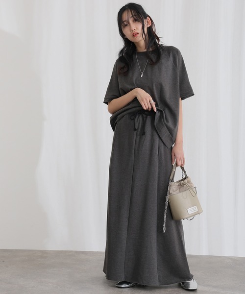 ElegChic（エレグシック）の「ミニ裏毛裾切りっぱなしフレアスカート（スカート・レディース・ブラック/ライトベージュ/ライトグレー/グレー系1/チャコール・M/XL/4L）」の21枚目の写真