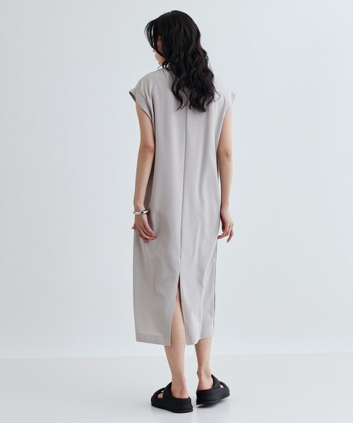 GALLEST(ギャレスト)の「サイドラインジョーゼットワンピース(ワンピース・レディース・ライトグレー/ブラック・36/38)」の13枚目の写真
