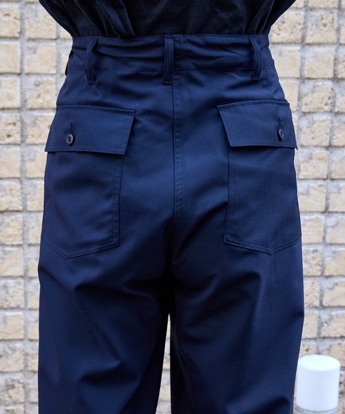 WILD LIFE TAILOR Adam et Rope'（ワイルドテーラーアダムエロペ　）の「【WILD LIFE TAILOR】ライトウーステッド ベイカーパンツ（その他パンツ・メンズ・ネイビー/チャコールグレー・L/M）」の15枚目の写真