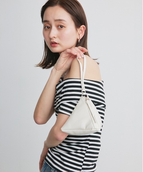ad thie(アドティエ)の「トライアングル ミニハンドバッグ(ハンドバッグ・レディース・ベージュ/ブラック/ライトパープル/ブラック系その他/オフホワイト/ホワイト系その他・FREE)」の2枚目の写真
