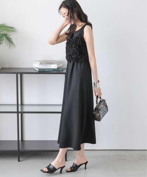 AMELY(エミリー)の「フェザーフリンジビスチェ+ワンピース セットアップ(ワンピース・レディース・ネイビー/ブラック/グレー・フリー)」の11枚目の写真