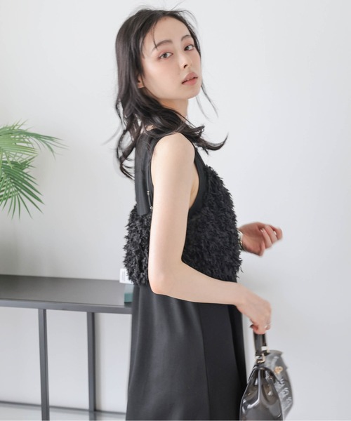 AMELY(エミリー)の「フェザーフリンジビスチェ+ワンピース セットアップ(ワンピース・レディース・ネイビー/ブラック/グレー・フリー)」の14枚目の写真