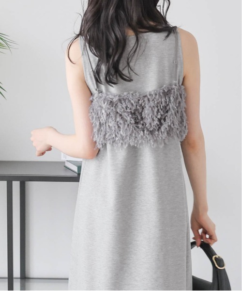 AMELY(エミリー)の「フェザーフリンジビスチェ+ワンピース セットアップ(ワンピース・レディース・ネイビー/ブラック/グレー・フリー)」の17枚目の写真