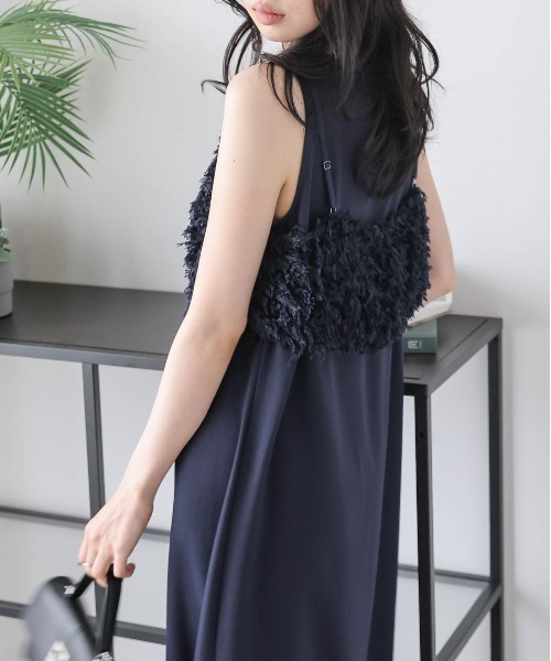 AMELY(エミリー)の「フェザーフリンジビスチェ+ワンピース セットアップ(ワンピース・レディース・ネイビー/ブラック/グレー・フリー)」の6枚目の写真