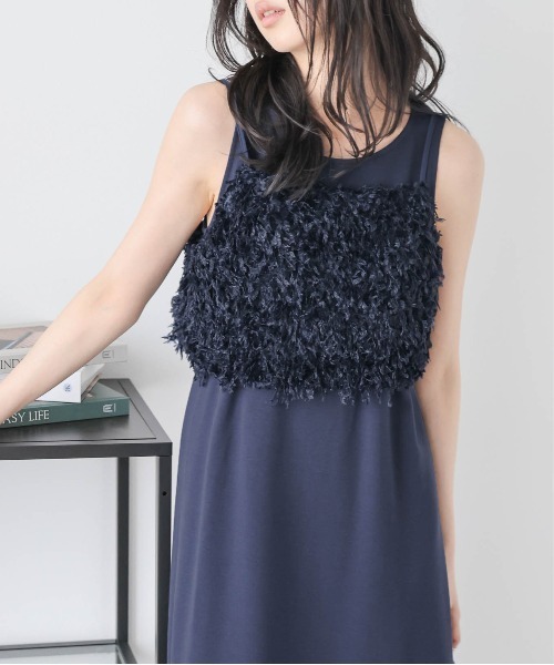 AMELY(エミリー)の「フェザーフリンジビスチェ+ワンピース セットアップ(ワンピース・レディース・ネイビー/ブラック/グレー・フリー)」の10枚目の写真