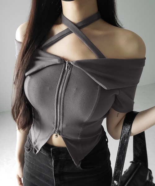 me+em select(ミームセレクト)の「【 3color 】ダブルジップクロスネックオフショルTシャツ / double zip cross neck off shoulder T-shirt(Tシャツ/カットソー・レディース・ブラック/グレー/ホワイト・FREE)」の3枚目の写真