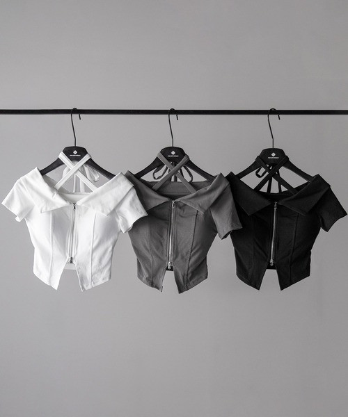 me+em select(ミームセレクト)の「【 3color 】ダブルジップクロスネックオフショルTシャツ / double zip cross neck off shoulder T-shirt(Tシャツ/カットソー・レディース・ブラック/グレー/ホワイト・FREE)」の4枚目の写真