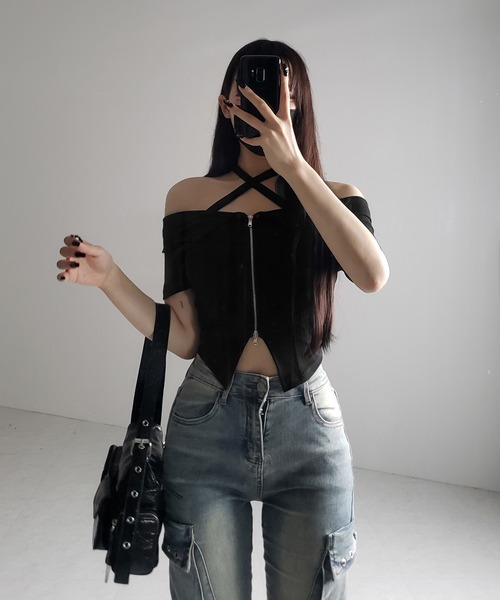 me+em select(ミームセレクト)の「【 3color 】ダブルジップクロスネックオフショルTシャツ / double zip cross neck off shoulder T-shirt(Tシャツ/カットソー・レディース・ブラック/グレー/ホワイト・FREE)」の12枚目の写真