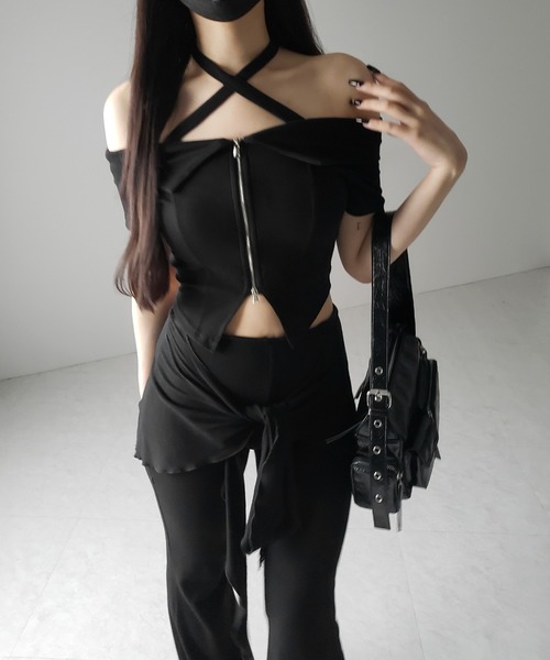 me+em select(ミームセレクト)の「【 3color 】ダブルジップクロスネックオフショルTシャツ / double zip cross neck off shoulder T-shirt(Tシャツ/カットソー・レディース・ブラック/グレー/ホワイト・FREE)」の15枚目の写真