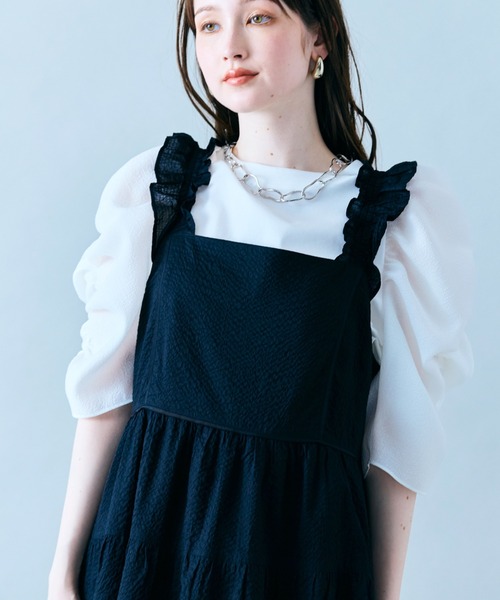 Audie a Muses(オーディアミューズ)の「異素材ボリュームスリーブカットソー(Tシャツ/カットソー・レディース・ブラック/オフホワイト・38/42)」の2枚目の写真