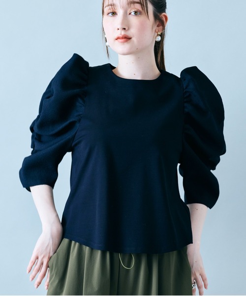 Audie a Muses(オーディアミューズ)の「異素材ボリュームスリーブカットソー(Tシャツ/カットソー・レディース・ブラック/オフホワイト・38/42)」の7枚目の写真