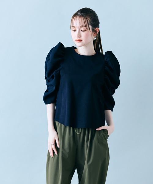 Audie a Muses(オーディアミューズ)の「異素材ボリュームスリーブカットソー(Tシャツ/カットソー・レディース・ブラック/オフホワイト・38/42)」の10枚目の写真